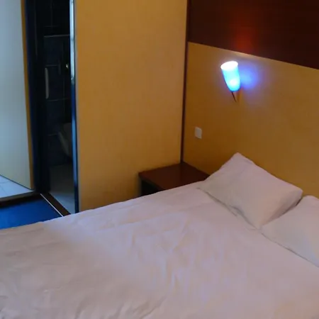 The Originals Boutique, Le Lion D'or, Fougères Ouest Hotel Maen Roch