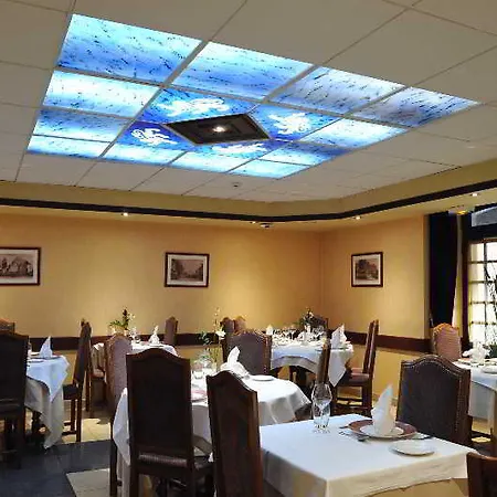 The Originals Boutique, Le Lion D'or, Fougères Ouest Hotel Maen Roch