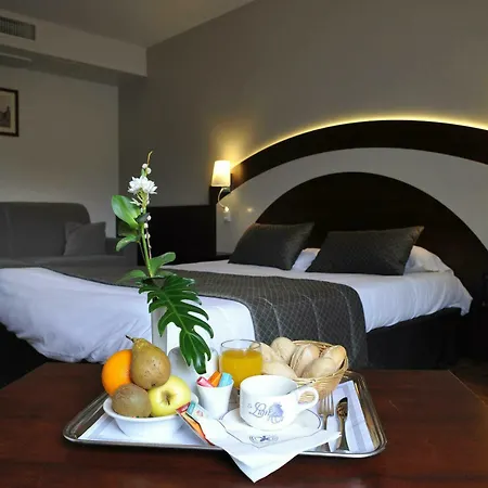 The Originals Boutique, Le Lion D'or, Fougères Ouest Hotel